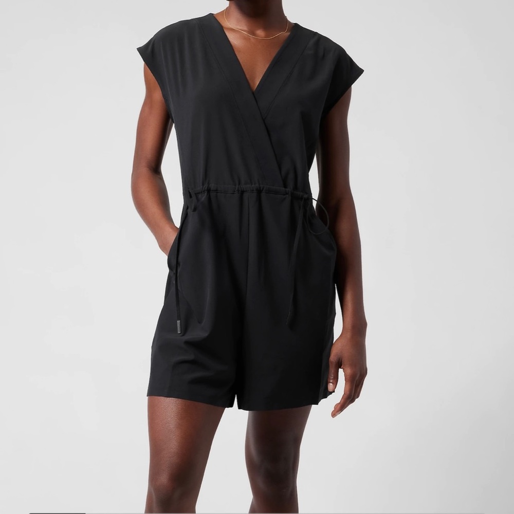 Athleta Marlow romper. Black. Size L.